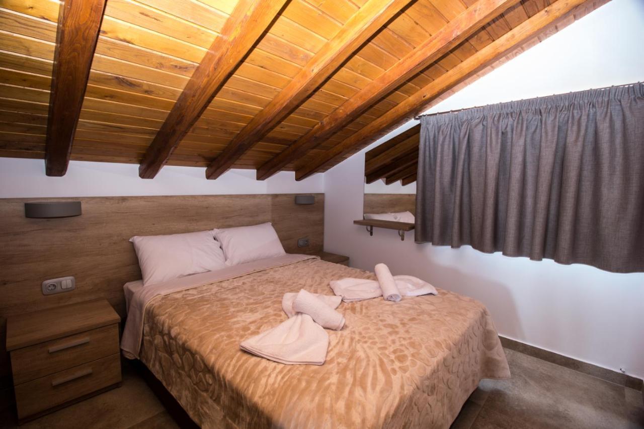 Appartement Golden Attic à Nea Roda Extérieur photo